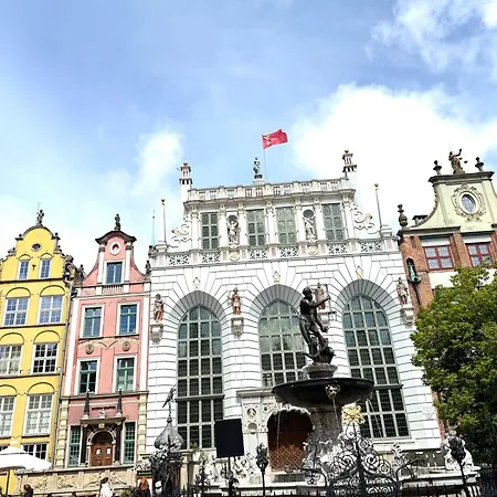Kameralny 12 *